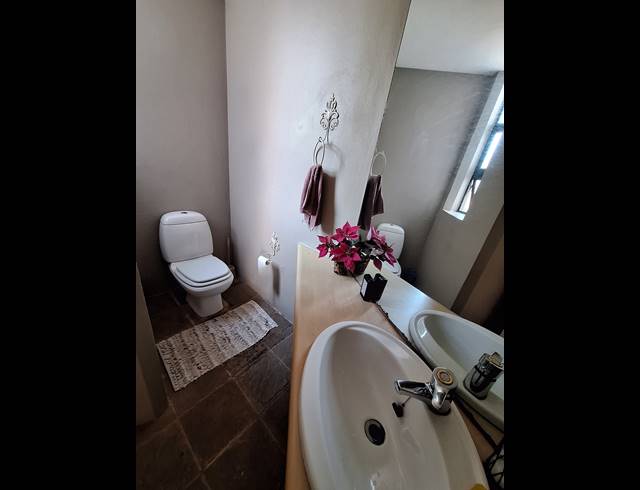 5 BEDROOM HOUSE TO LET IN UMHLANGA CENTRAL
